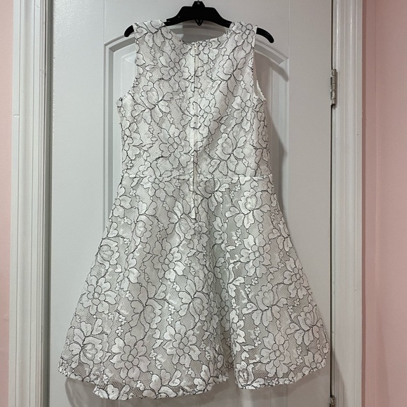The Children’s Place White dress - Picture 3 of 3